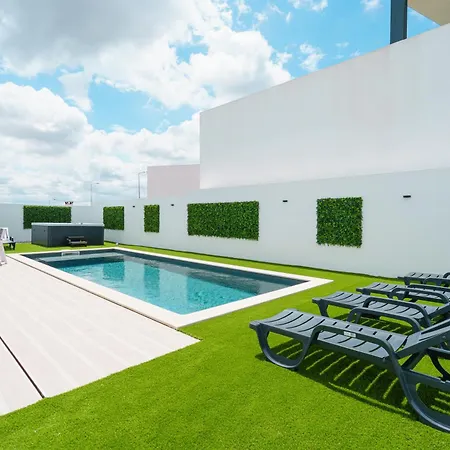 Venus With Jacuzzi And Private Pool * 로리냐